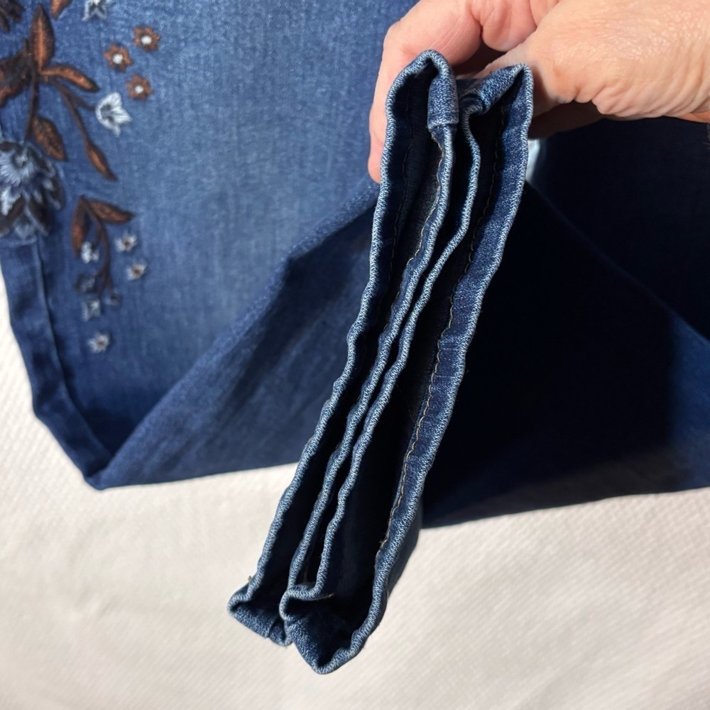 CLEO Sz 8P Sofia Straight Leg Mid Dark Wash Embroidered Blue Jeans NEW WITH TAGS - Picture 10 of 13
